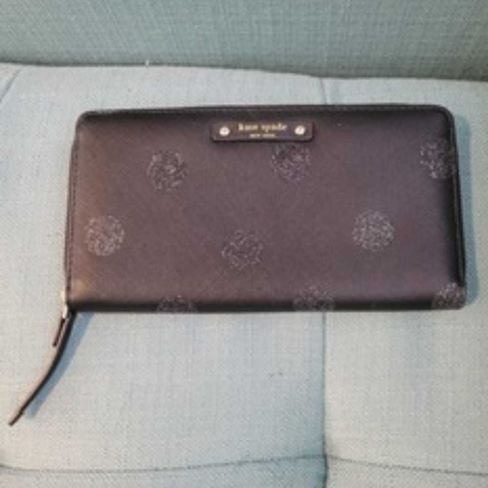 Black wallet with glitter dots
